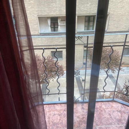 Habitaciones Familiares Con Bano Privado Lf - Sin Ascensor Saragozza Esterno foto