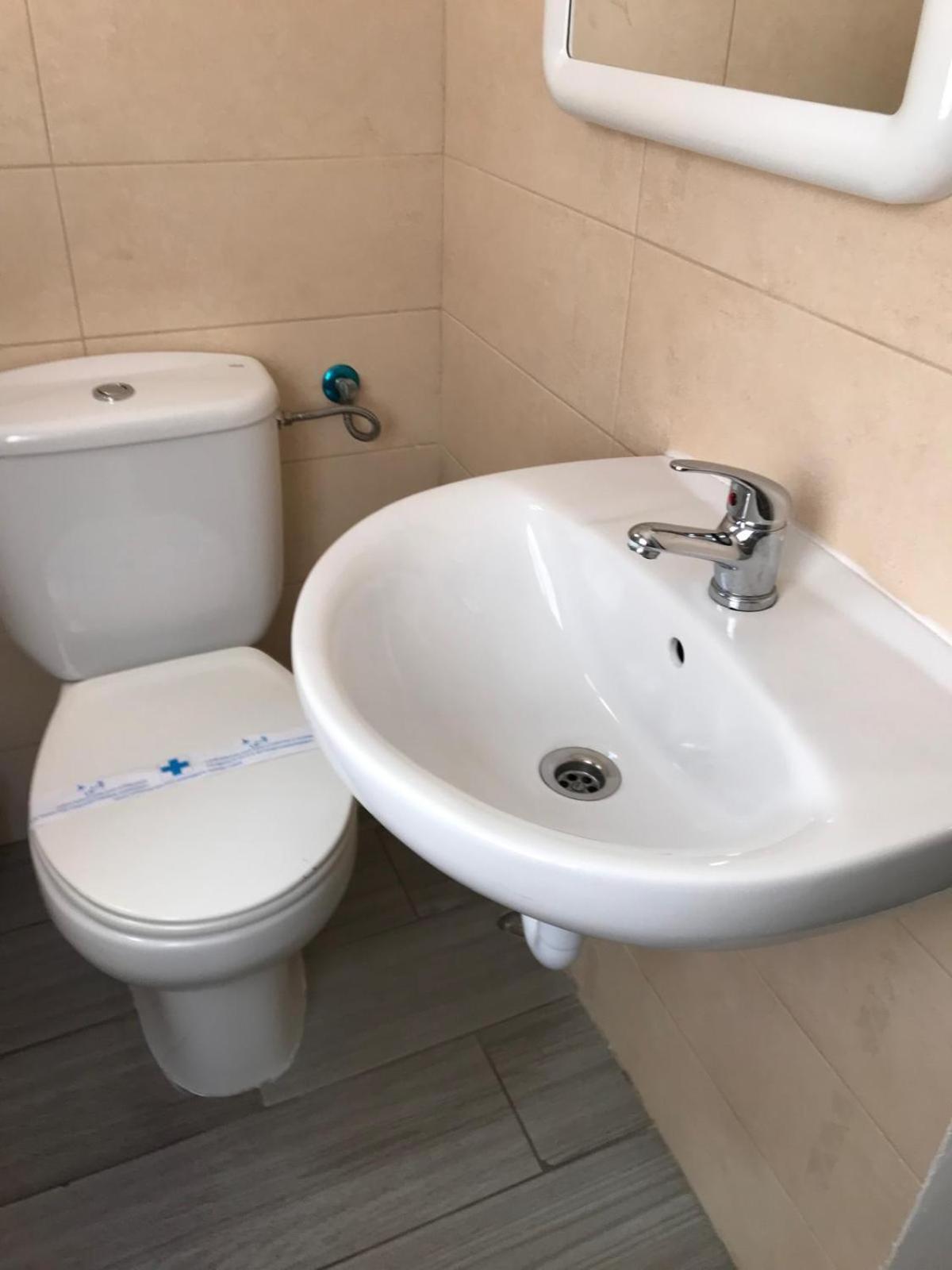 Habitaciones Familiares Con Bano Privado Lf - Sin Ascensor Saragozza Esterno foto