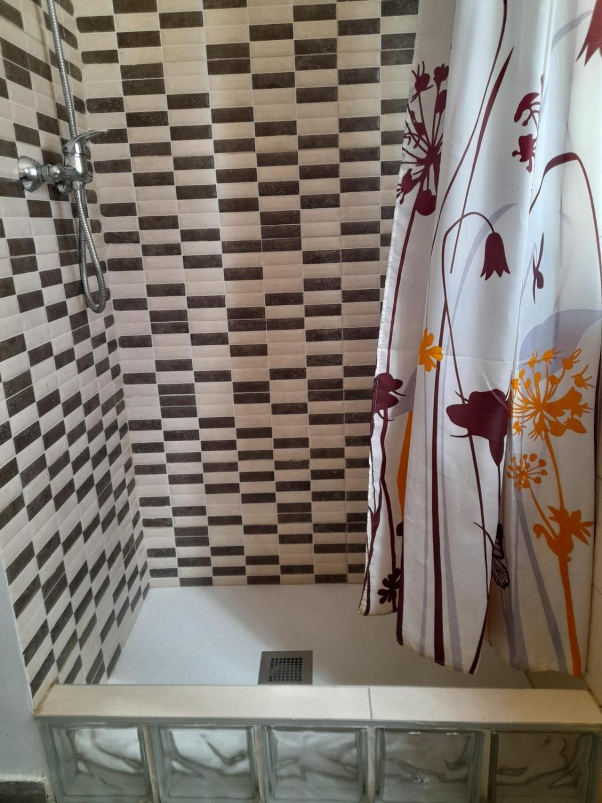 Habitaciones Familiares Con Bano Privado Lf - Sin Ascensor Saragozza Esterno foto