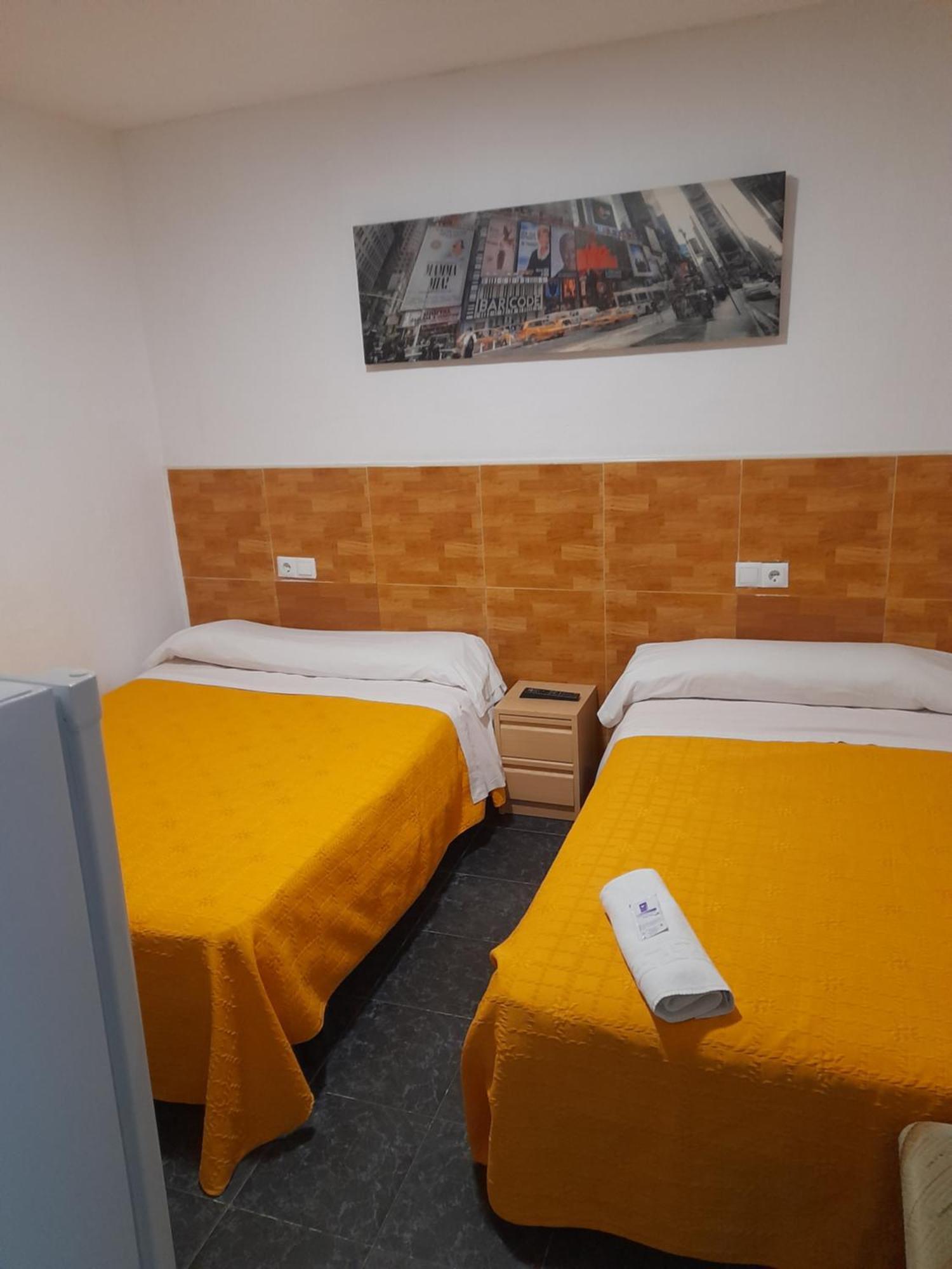 Habitaciones Familiares Con Bano Privado Lf - Sin Ascensor Saragozza Esterno foto